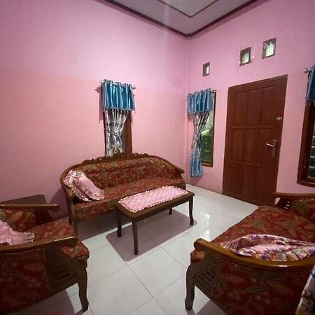 Penginapan Khadijah Vila Malino Exterior foto